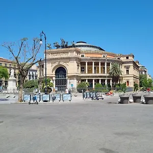 Enne's In The Heart Of Palermo